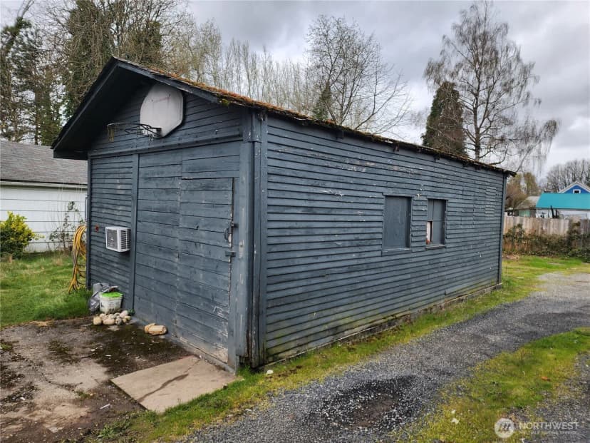 Property photo for 211 E Cherry Street, Centralia photo 9