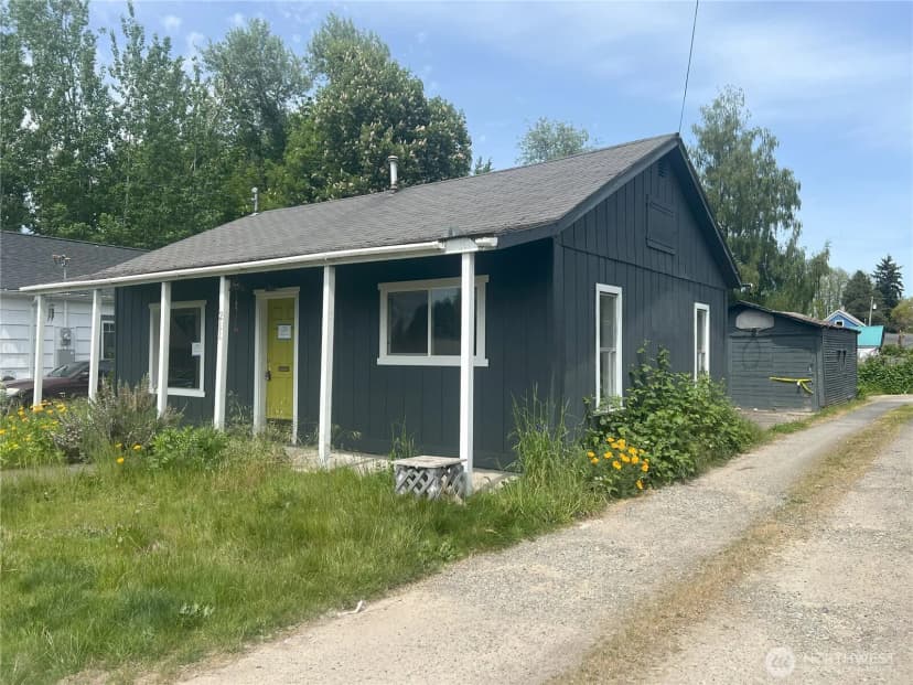 Property photo for 211 E Cherry Street, Centralia photo 28