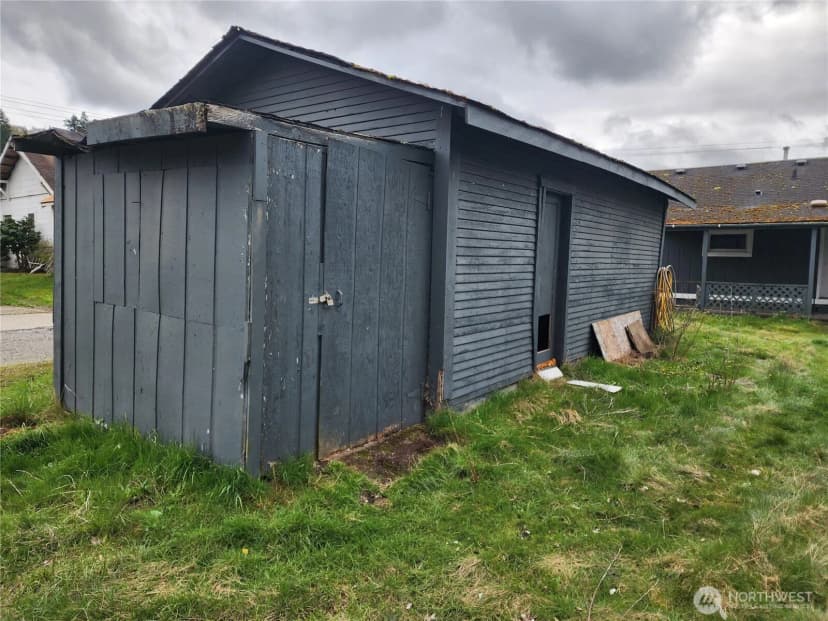 Property photo for 211 E Cherry Street, Centralia photo 10