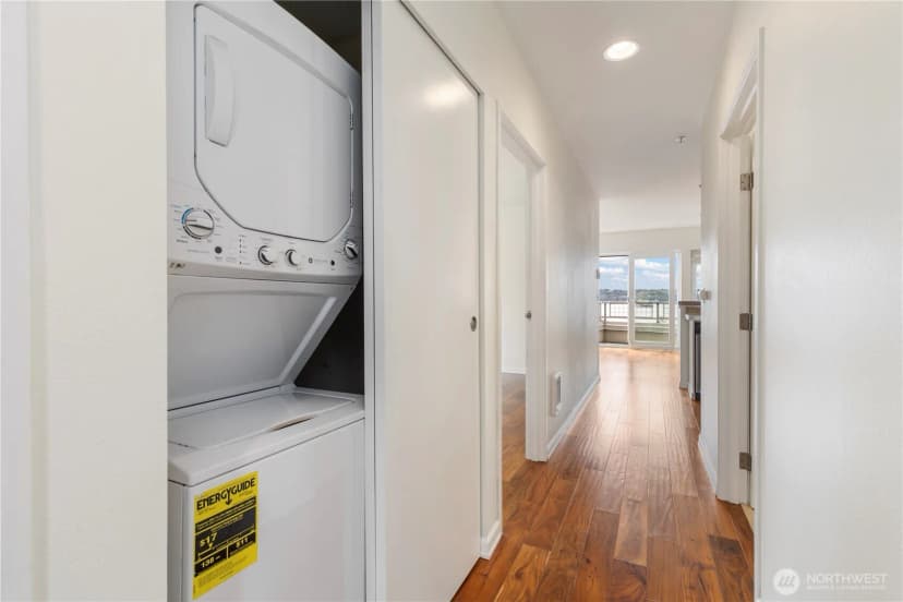 Property photo for 2400 Western Avenue #807, Seattle photo 16