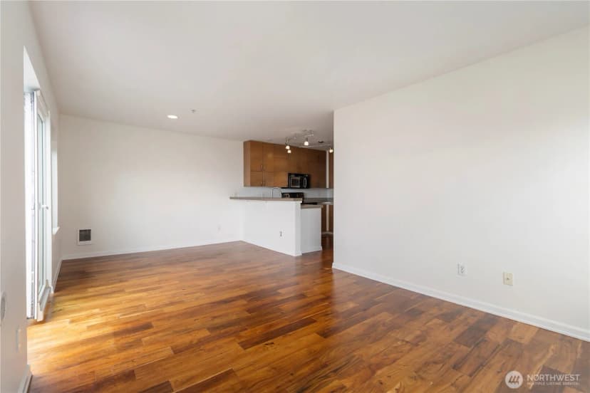 Property photo for 2400 Western Avenue #807, Seattle photo 11