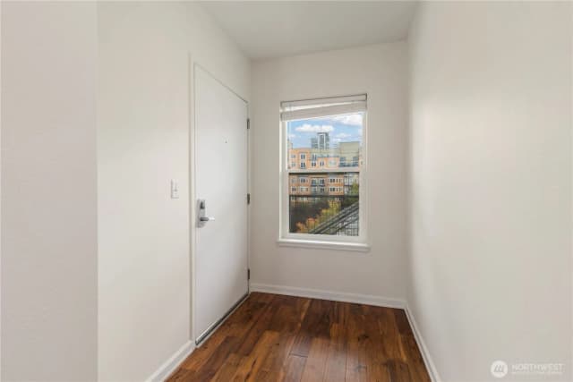 Property photo for 2400 Western Avenue #807, Seattle photo 5