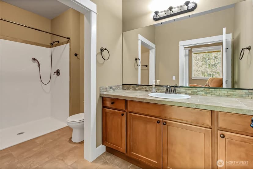 Property photo for 9440 Piperhill Drive Se, Olympia photo 29