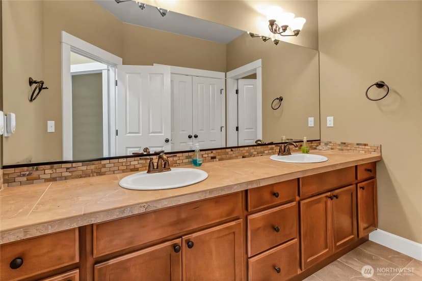 Property photo for 9440 Piperhill Drive Se, Olympia photo 32