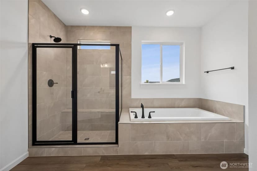 Property photo for 912 Lucas Avenue #17, Buckley photo 32