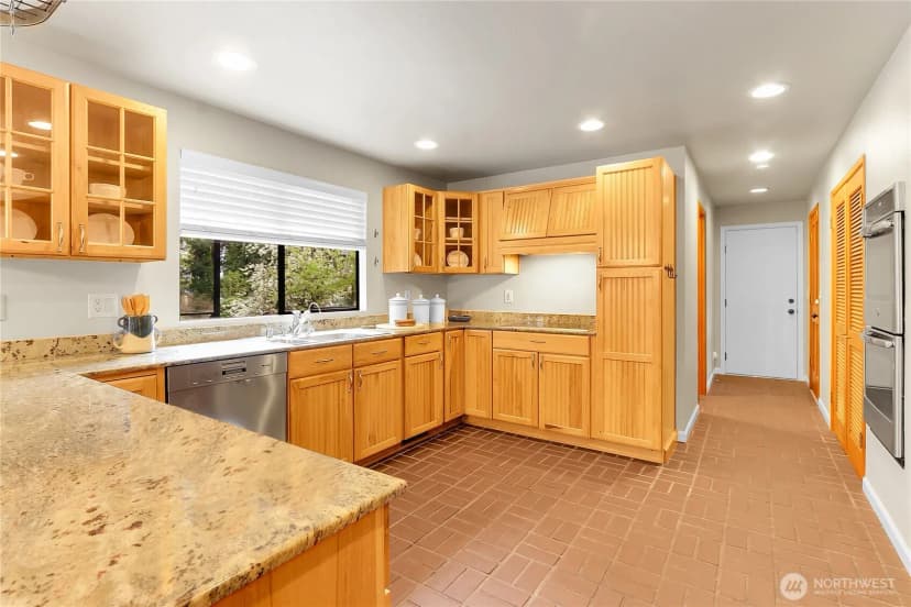 Property photo for 11611 73rd Place Ne, Kirkland photo 9