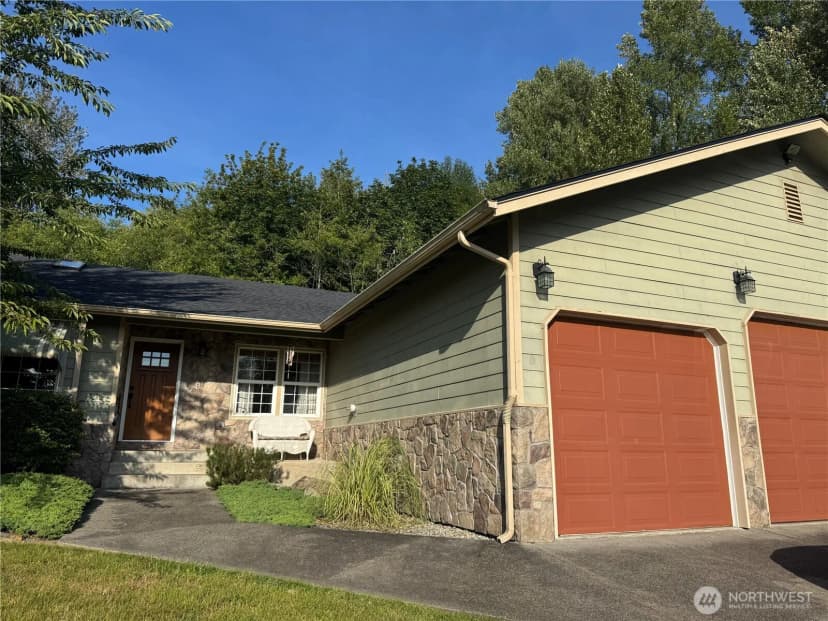 Property photo for 3220 N Pacific Avenue, Kelso photo 2