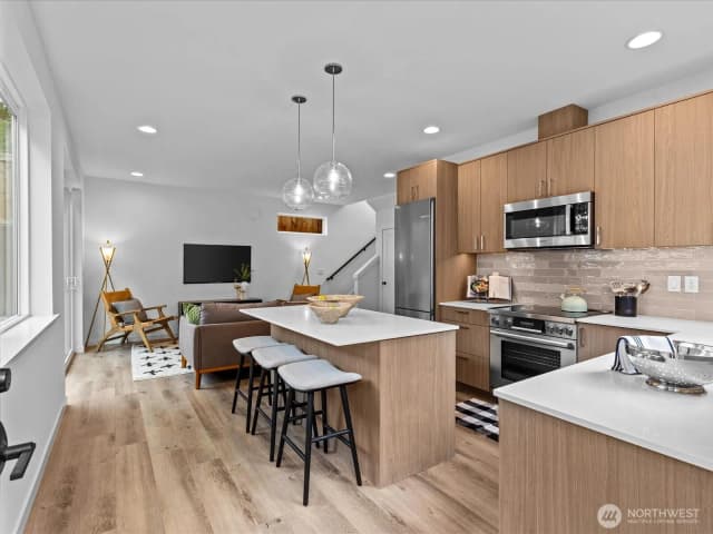 Property photo for 9017 Dibble Avenue Nw #b, Seattle photo 4