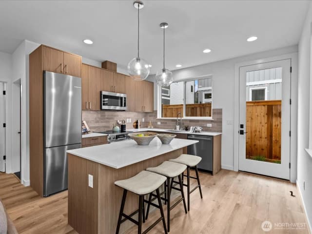 Property photo for 9017 Dibble Avenue Nw #b, Seattle photo 3
