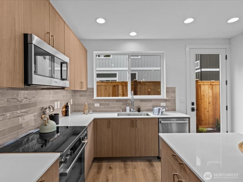 Property photo for 9017 Dibble Avenue Nw #b, Seattle photo 7
