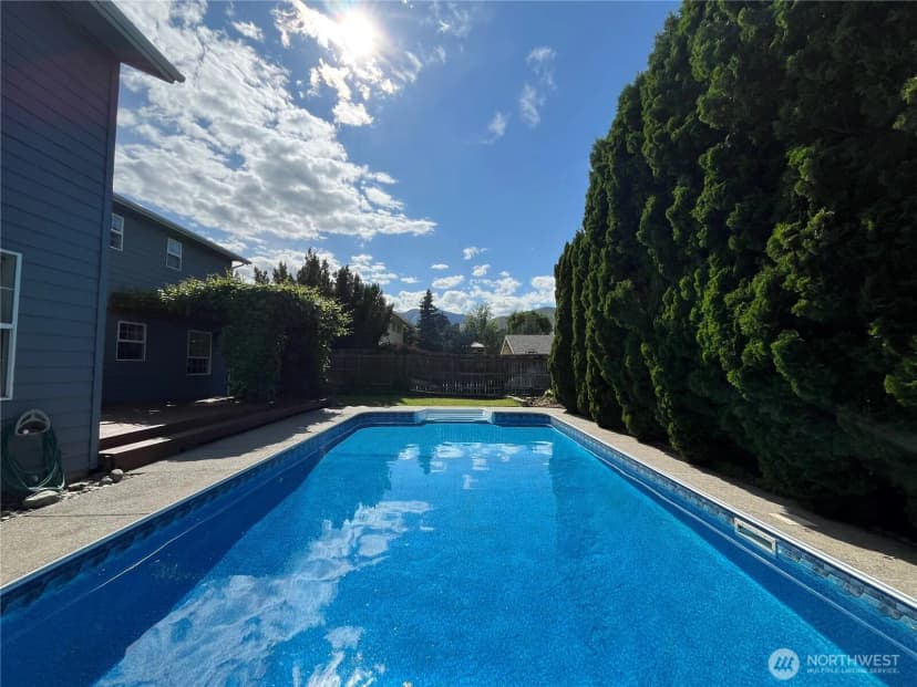 Property photo for 1516 4th Street, Wenatchee photo 4
