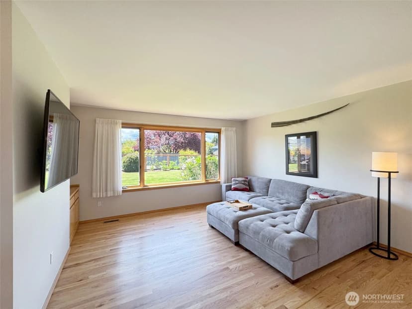 Property photo for 22 E Bedinger Road, Sequim photo 7