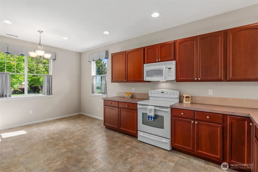 Property photo for 8315 Vashon Drive Ne, Lacey photo 10