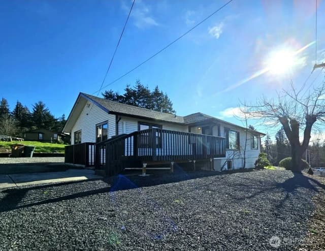 Property photo for 2914 Columbia Heights Road, Longview
