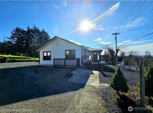 Property photo for 2914 Columbia Heights Road, Longview photo 2