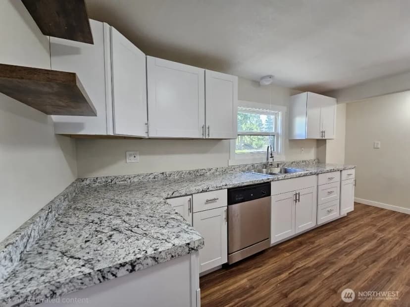 Property photo for 2914 Columbia Heights Road, Longview photo 8