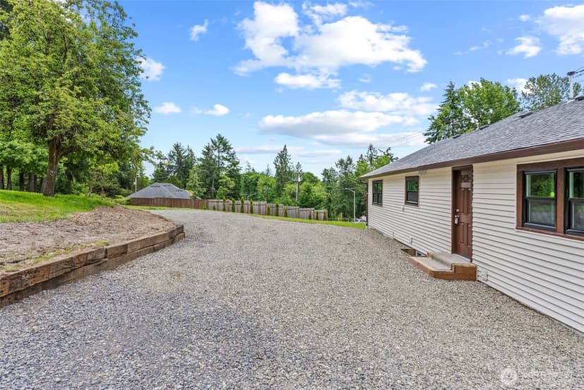 Property photo for 2914 Columbia Heights Road, Longview photo 22
