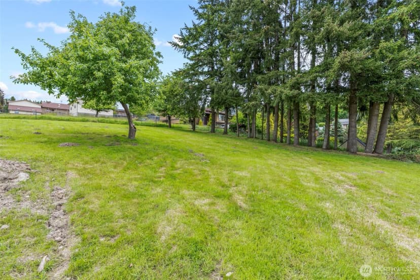 Property photo for 2914 Columbia Heights Road, Longview photo 23