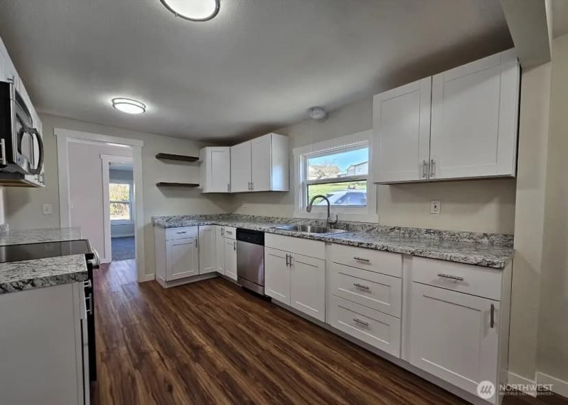 Property photo for 2914 Columbia Heights Road, Longview photo 9