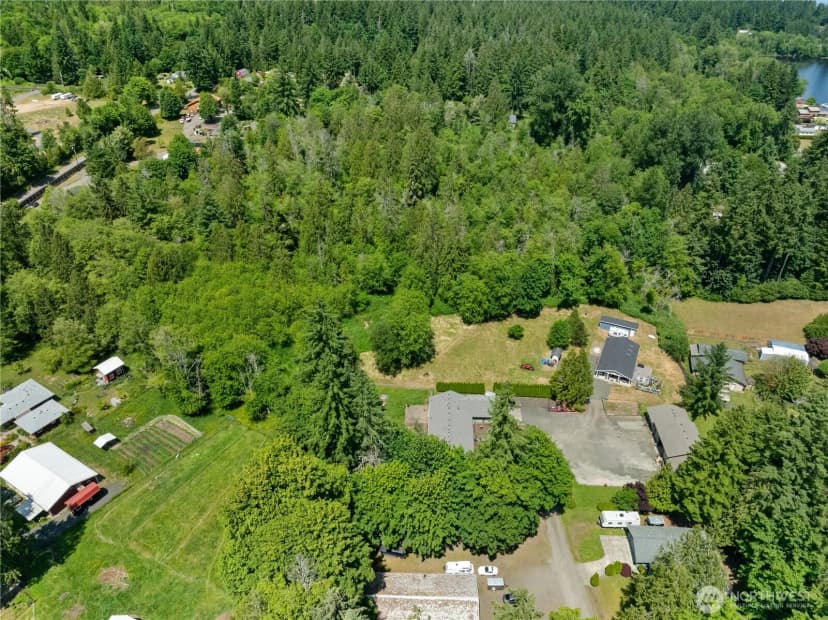 Property photo for 7211 Lakeside Street Sw, Olympia photo 40