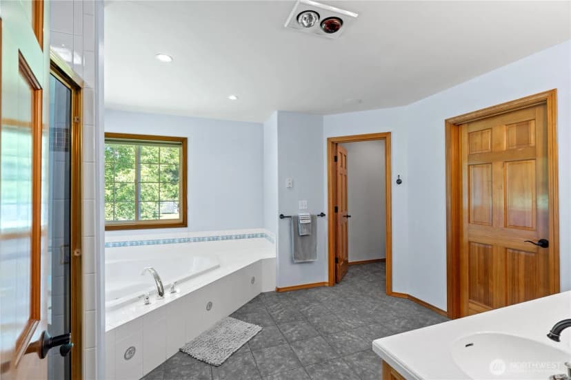 Property photo for 1024 Fairway Drive, Aberdeen photo 21
