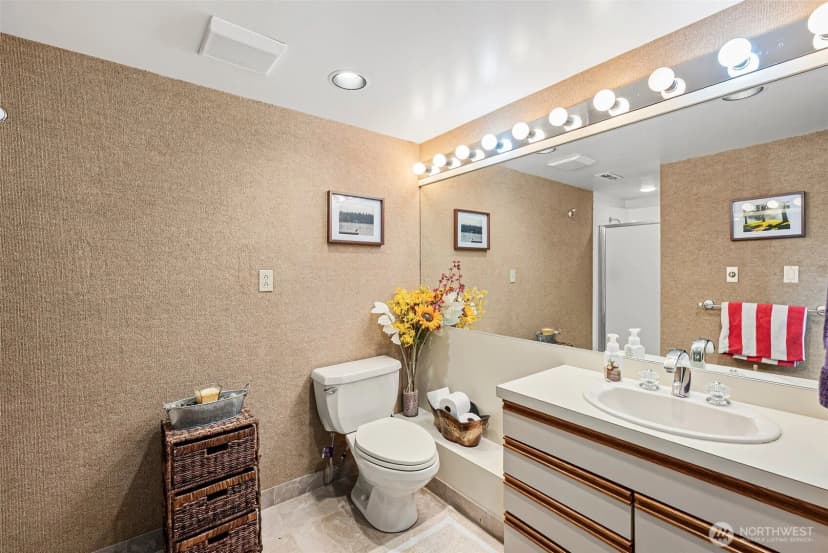 Property photo for 9138 Edgewater Drive Sw, Lakewood photo 20