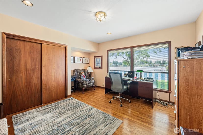 Property photo for 9138 Edgewater Drive Sw, Lakewood photo 11