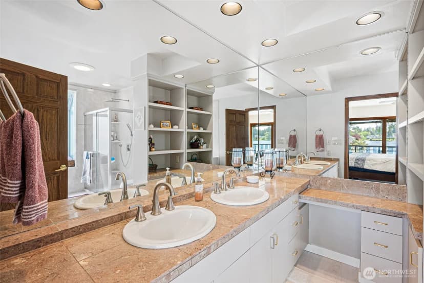 Property photo for 9138 Edgewater Drive Sw, Lakewood photo 14