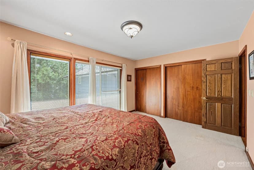 Property photo for 9138 Edgewater Drive Sw, Lakewood photo 10