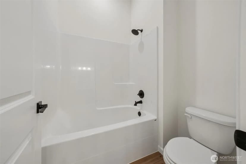 Property photo for 932 Lucas Avenue #21, Buckley photo 9