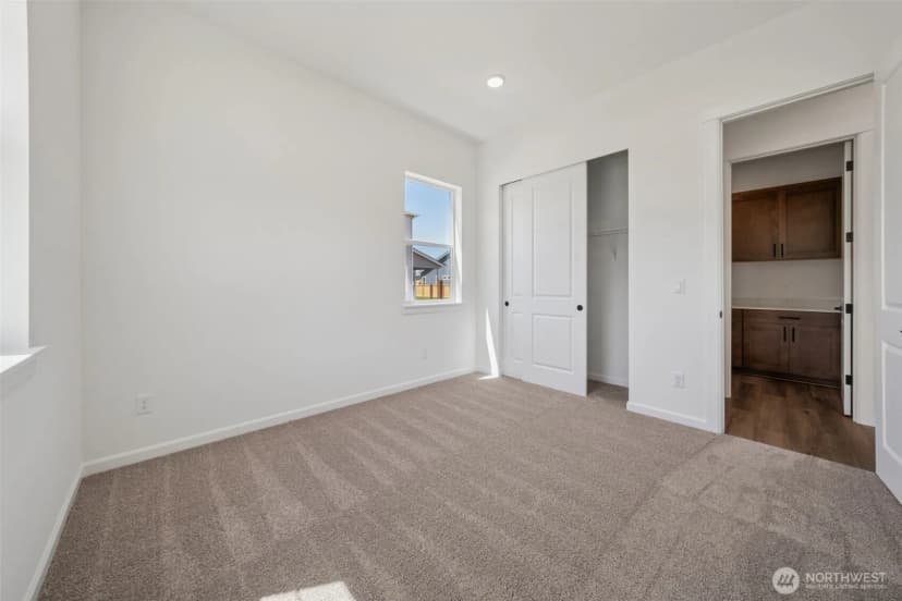 Property photo for 932 Lucas Avenue #21, Buckley photo 6
