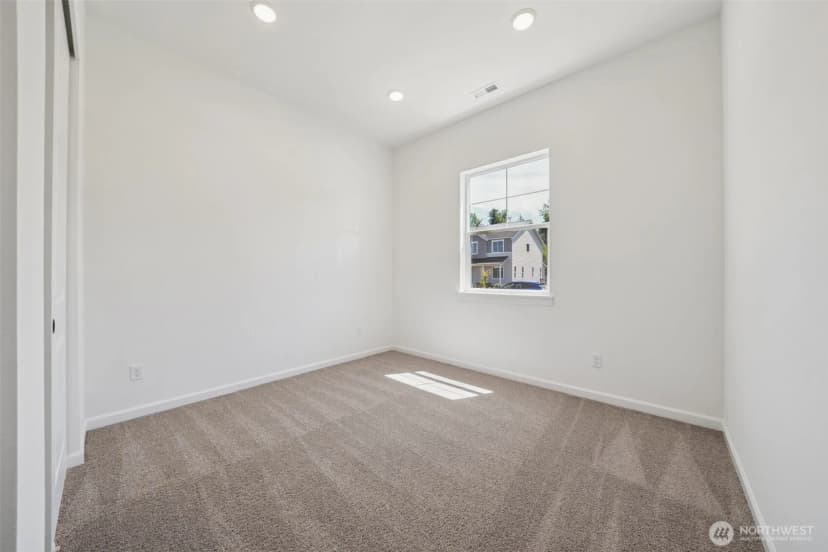 Property photo for 932 Lucas Avenue #21, Buckley photo 3