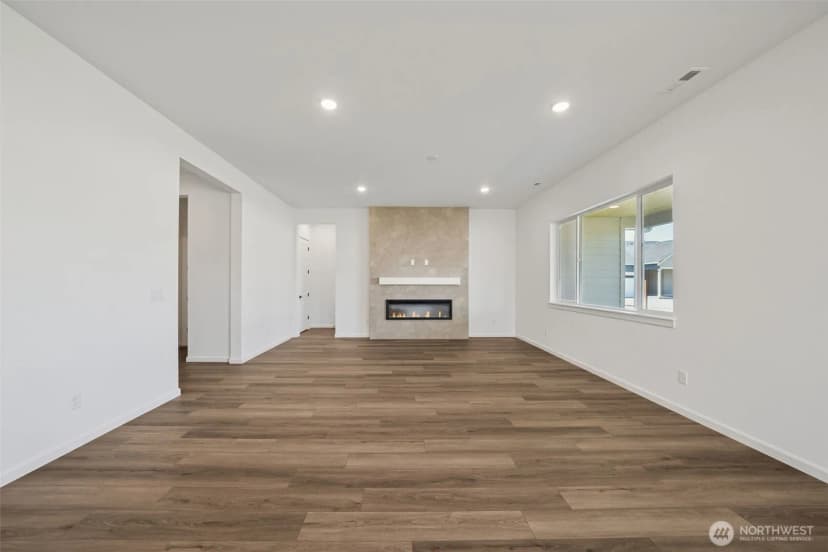 Property photo for 932 Lucas Avenue #21, Buckley photo 13