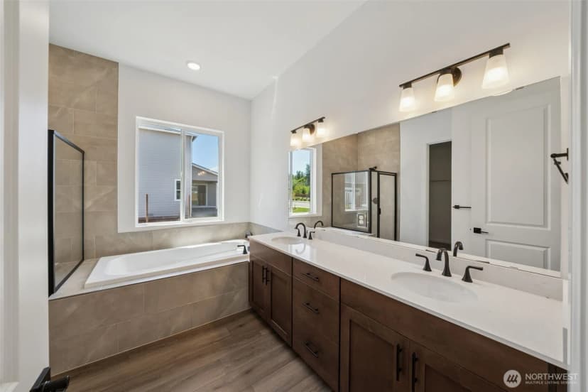 Property photo for 932 Lucas Avenue #21, Buckley photo 25