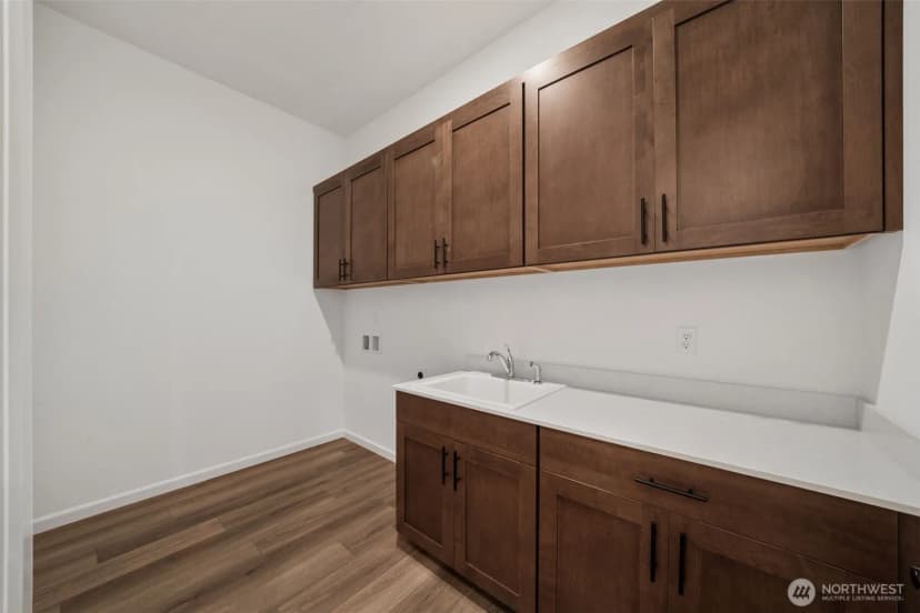 Property photo for 932 Lucas Avenue #21, Buckley photo 7