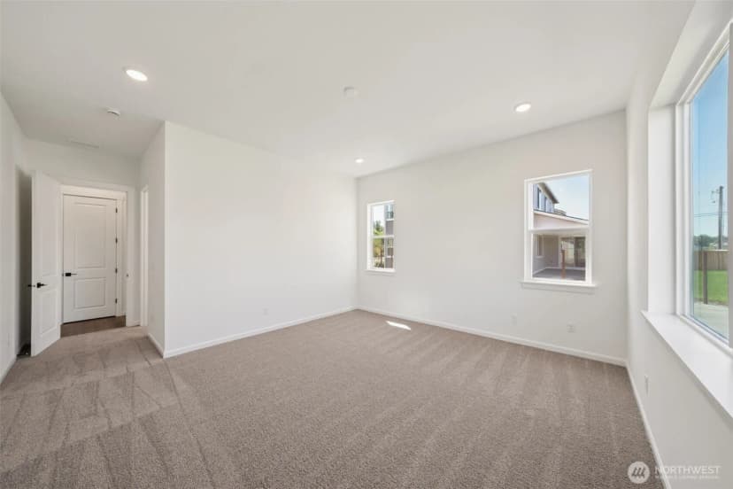 Property photo for 932 Lucas Avenue #21, Buckley photo 29