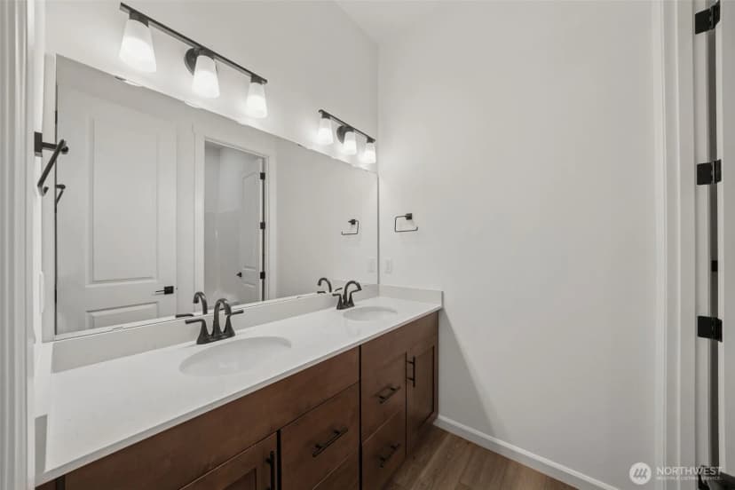 Property photo for 932 Lucas Avenue #21, Buckley photo 8
