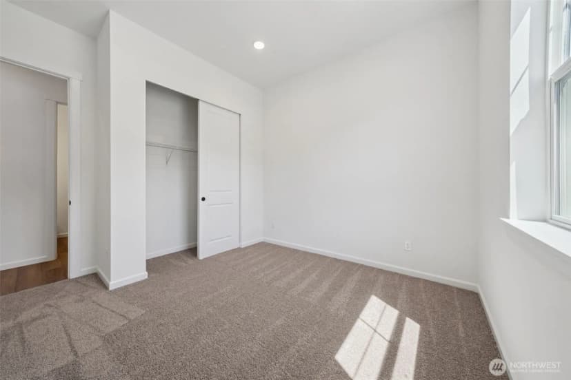 Property photo for 932 Lucas Avenue #21, Buckley photo 4