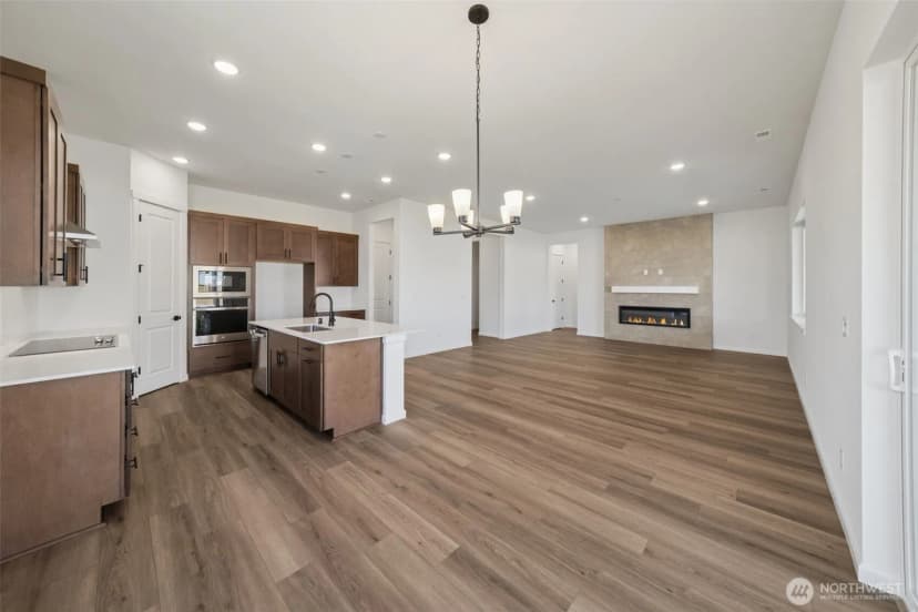 Property photo for 932 Lucas Avenue #21, Buckley photo 20