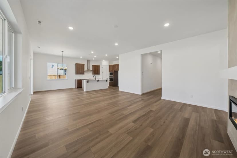 Property photo for 932 Lucas Avenue #21, Buckley photo 11
