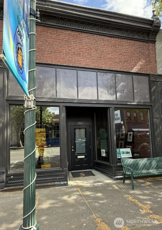 Property photo for 250 E Main Street, Dayton