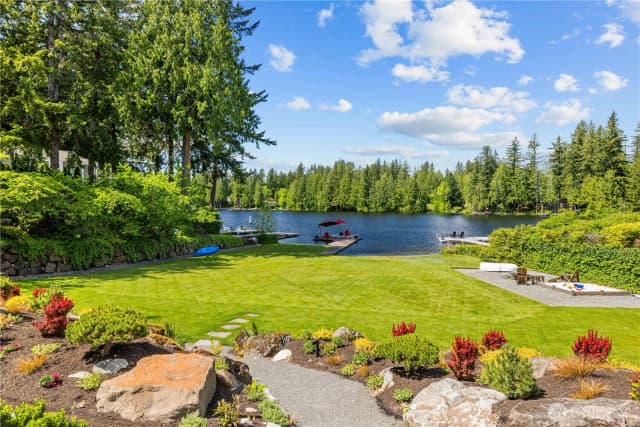 Property photo for 2045 E Beaver Lake Drive Se, Sammamish photo 4
