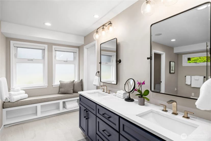 Property photo for 2045 E Beaver Lake Drive Se, Sammamish photo 17
