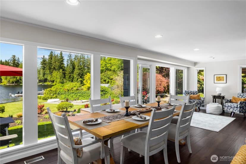 Property photo for 2045 E Beaver Lake Drive Se, Sammamish photo 9