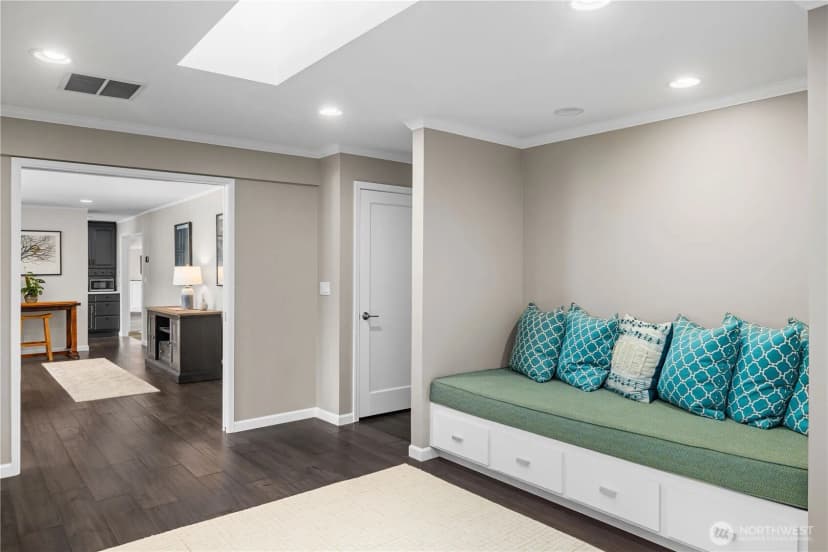 Property photo for 2045 E Beaver Lake Drive Se, Sammamish photo 24