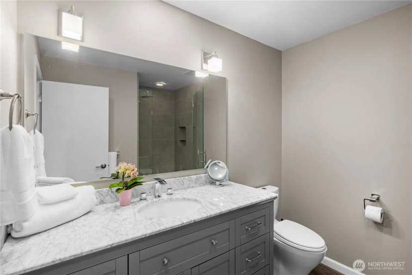 Property photo for 2045 E Beaver Lake Drive Se, Sammamish photo 19
