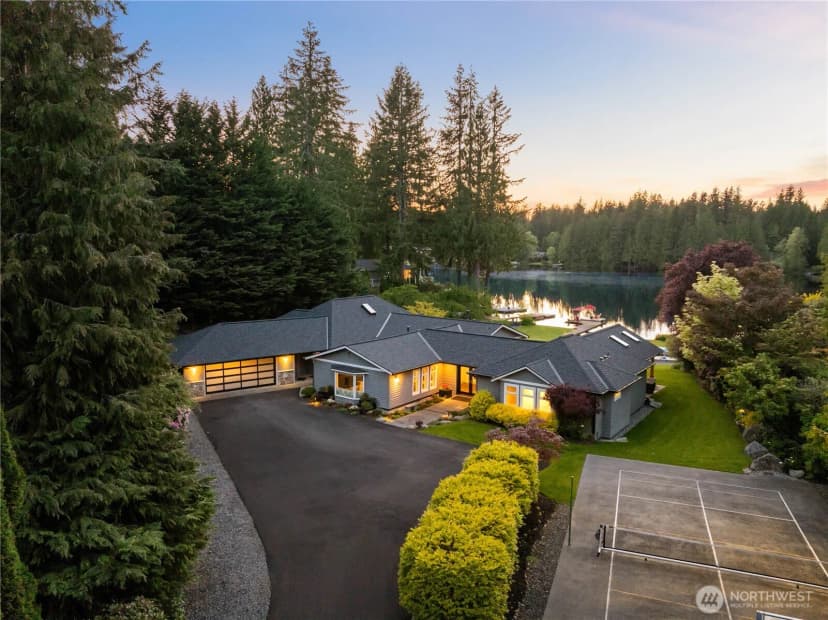 Property photo for 2045 E Beaver Lake Drive Se, Sammamish photo 2