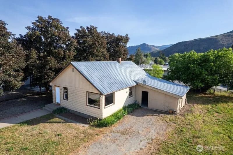 Property photo for 318 Lombard Street, Twisp