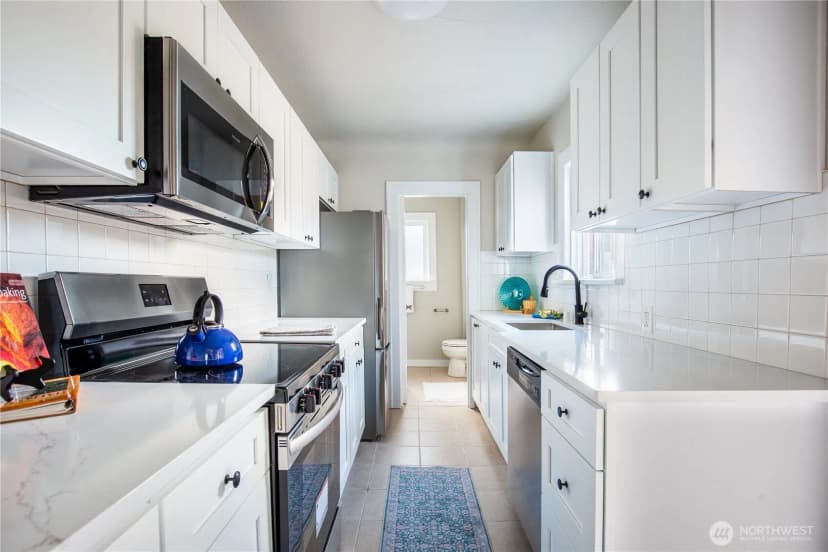 Property photo for 5246 21st Avenue Sw #unit A, Seattle photo 4
