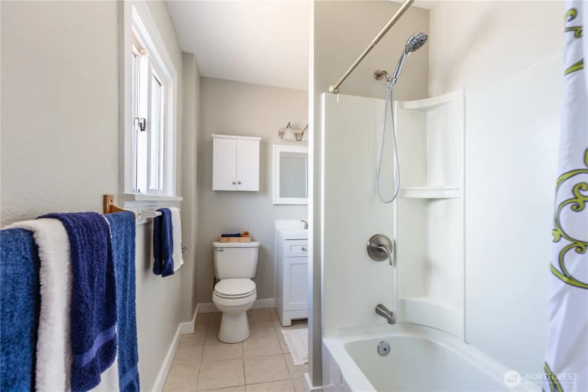 Property photo for 5246 21st Avenue Sw #unit A, Seattle photo 6